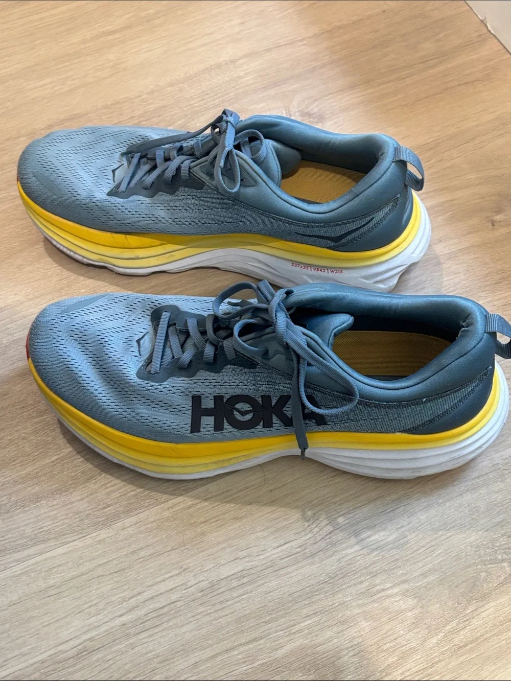 Hoka Men's Bondi 8 Sneakers